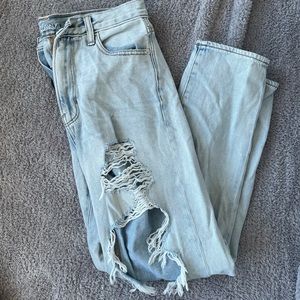 ✨✨ 3 for 30 ✨✨ American Eagle mom jeans.